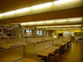 共用棟図書館1